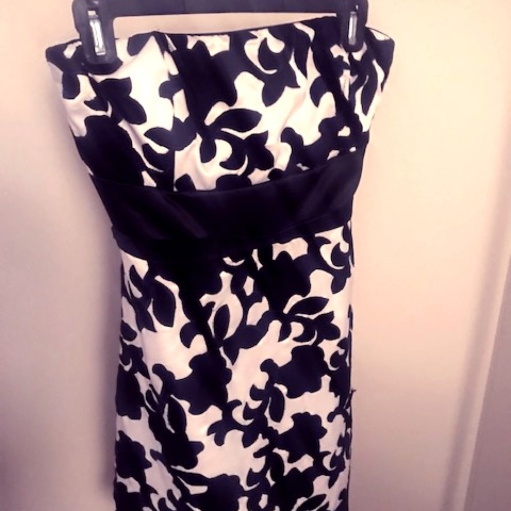 White House Black Market strapless dress size 6